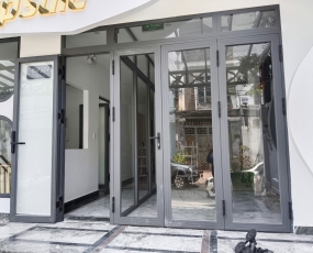 Cửa sắt 4 cánh