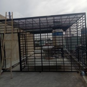 KHUNG BẢO VỆ SÂN THƯỢNG - MẪU 2