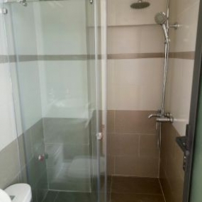 VÁCH KÍNH PHÒNG TẮM - MẪU 2